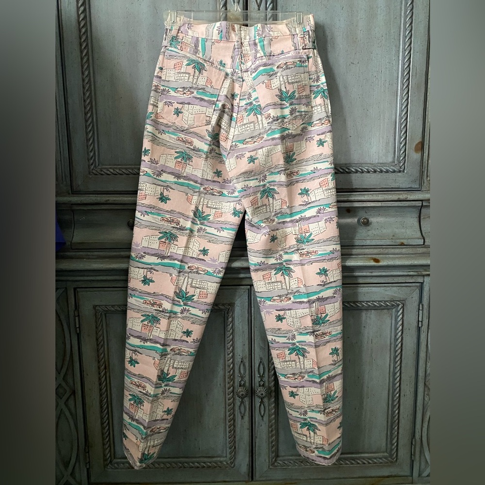 100 % cotton jeans w/ palm trees, convertibles & tall buildings in pastel shades - Picture 5 of 8